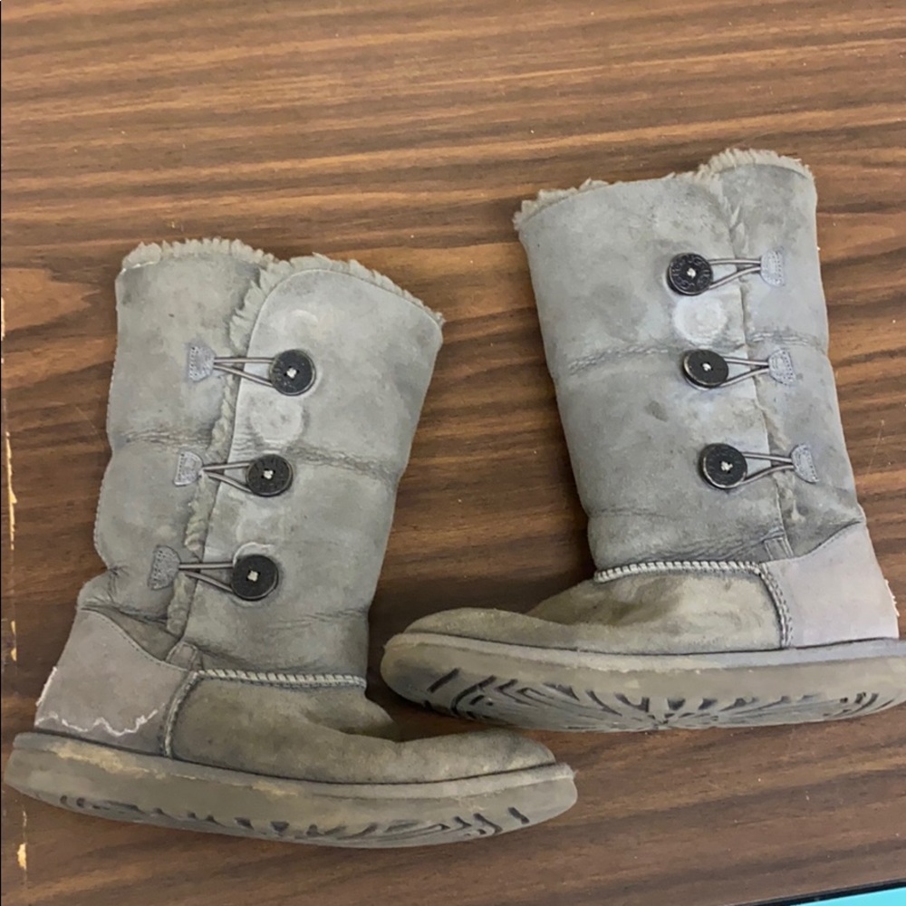 Grey Button Up Uggs - image 4